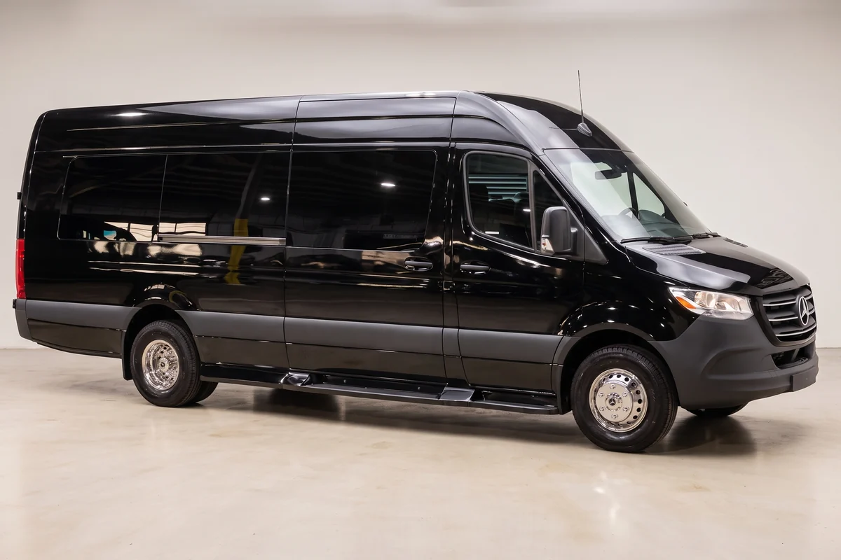 Mercedes-Benz Limo Sprinter exterior, view 1